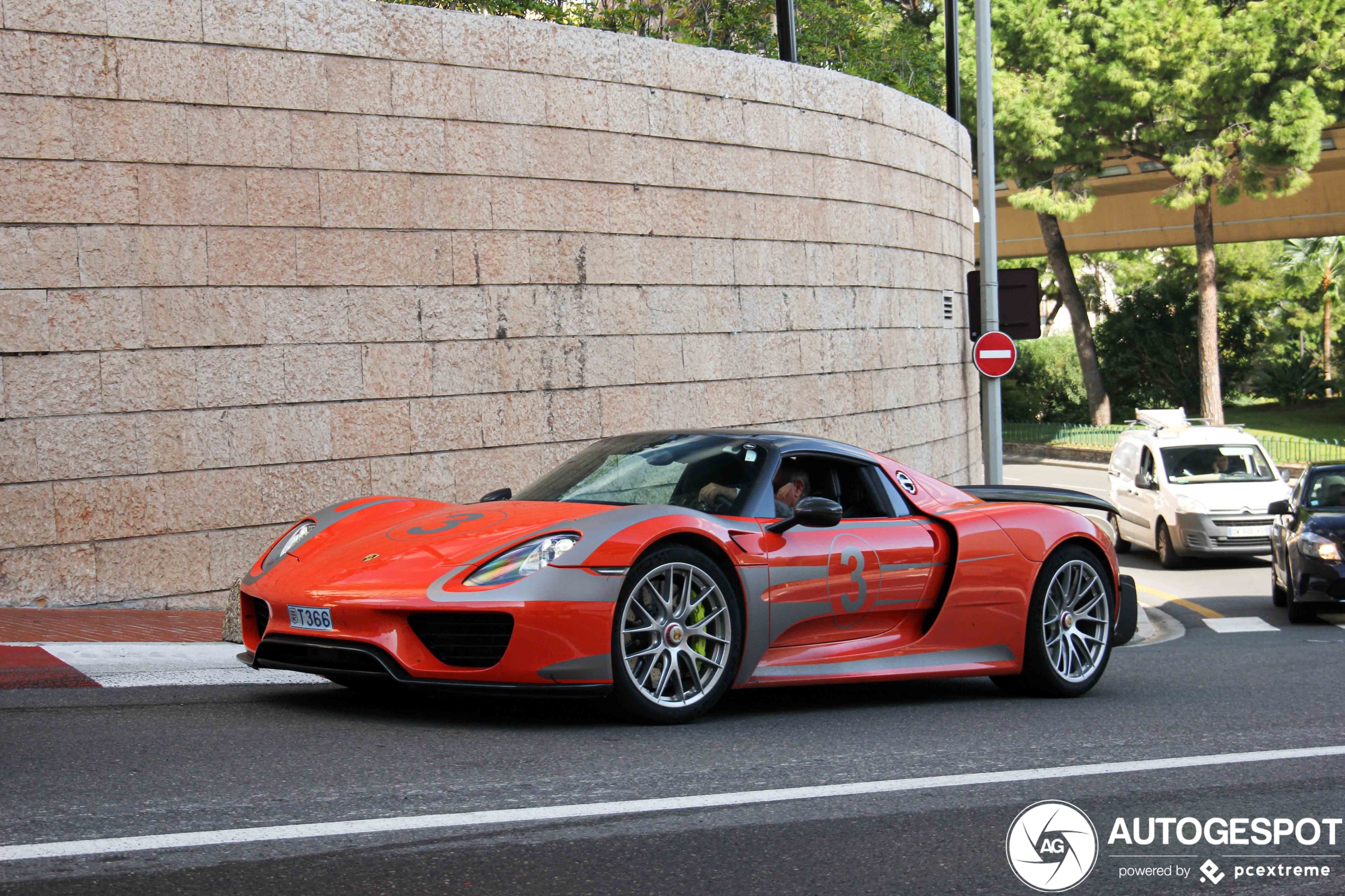 Porsche 918 Spyder Weissach Package