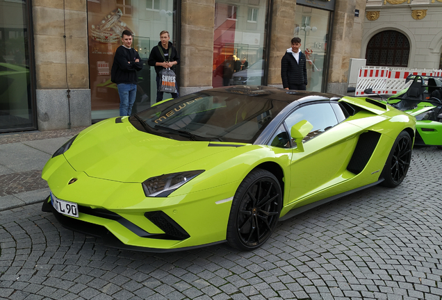 Lamborghini Aventador S LP740-4 Roadster