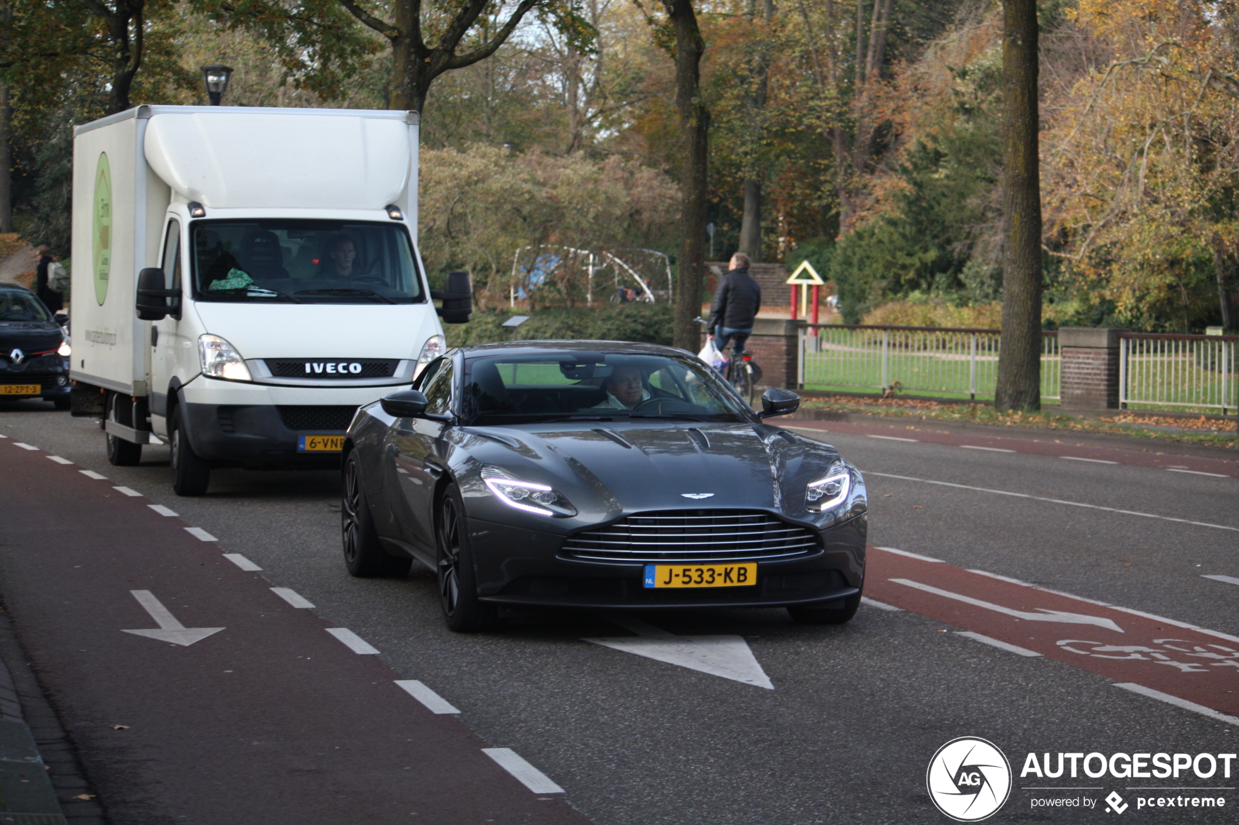 Aston Martin DB11