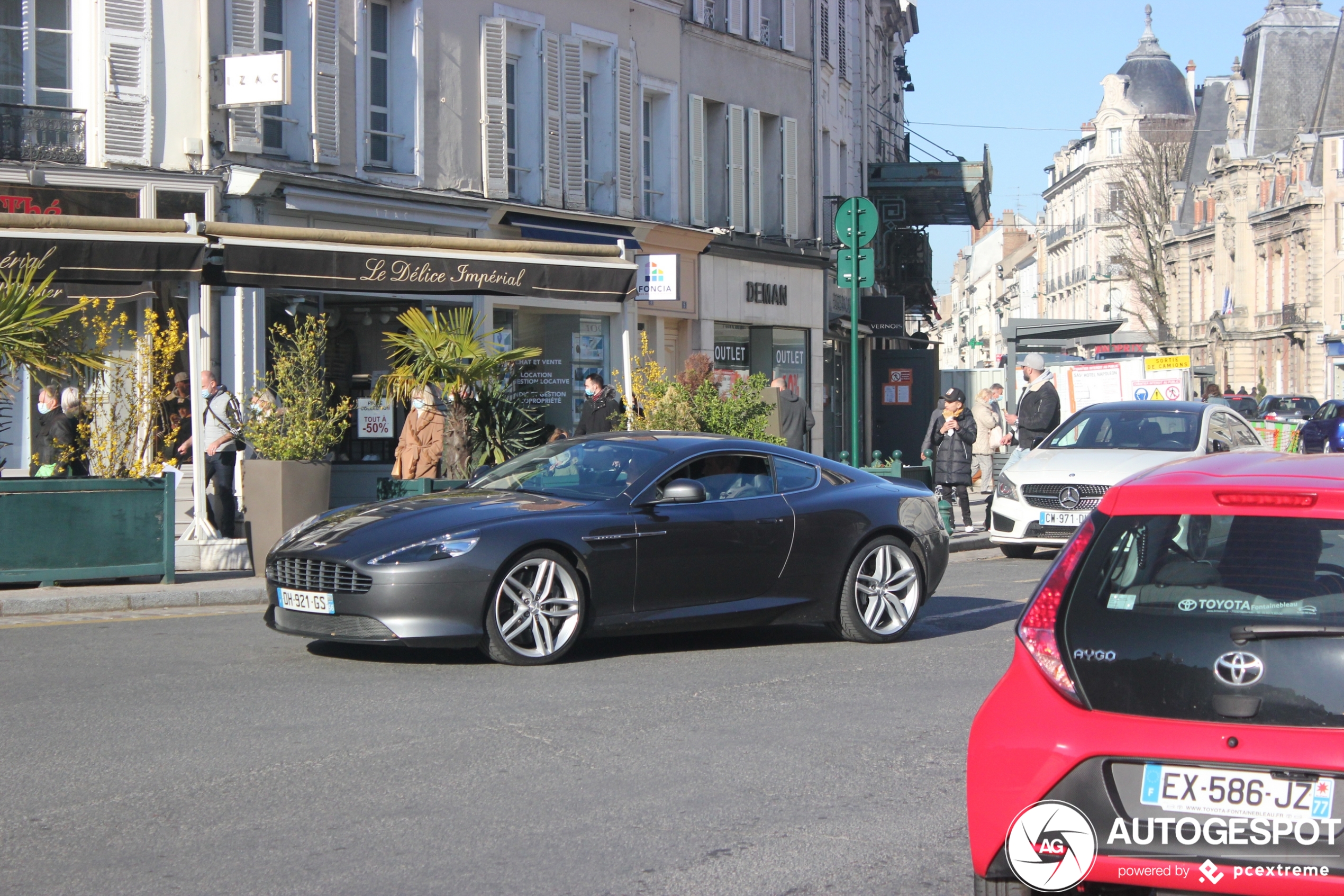 Aston Martin DB9 2013