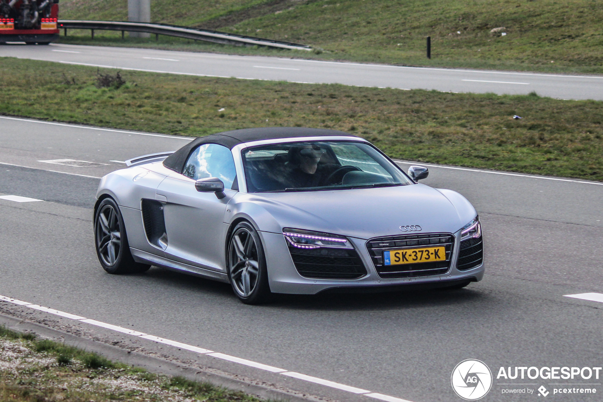 Audi R8 V10 Spyder 2013