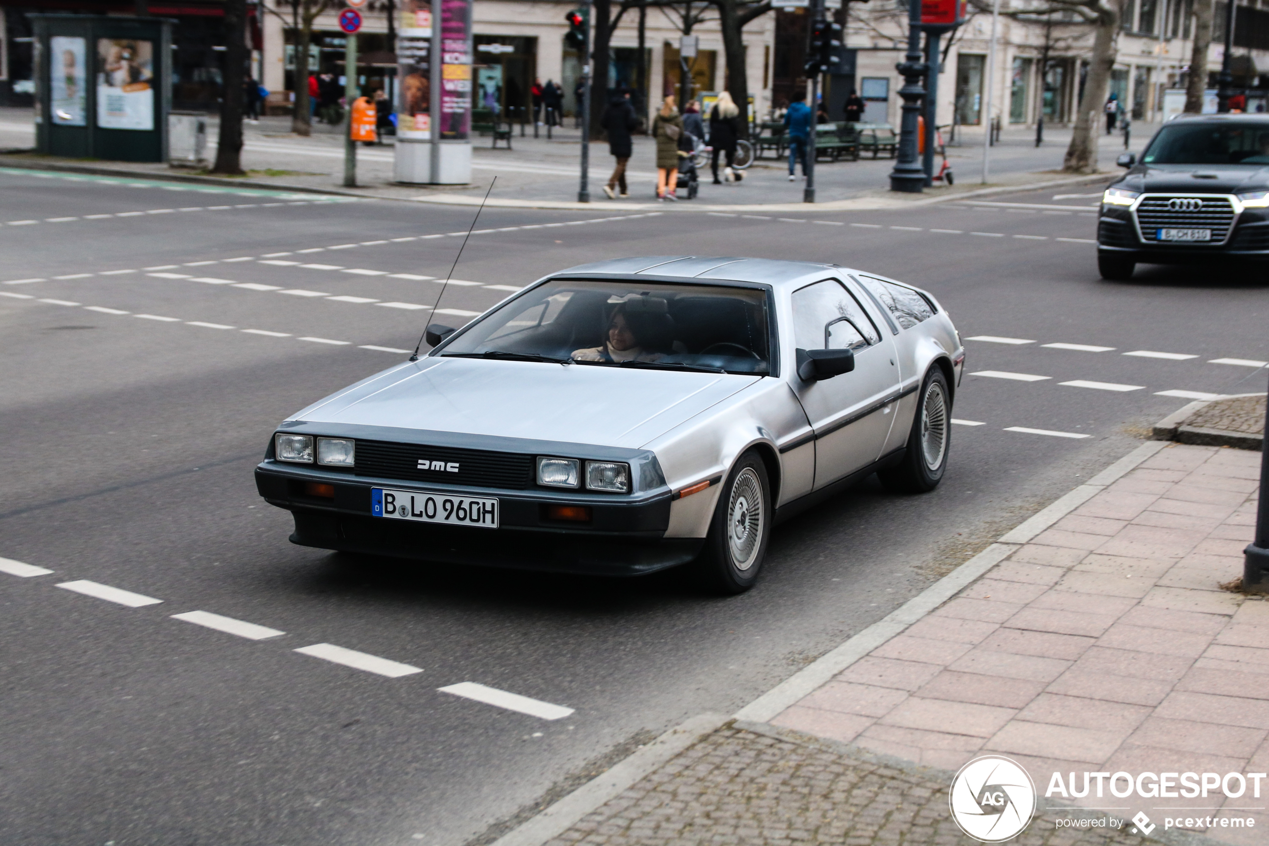 DeLorean DMC-12