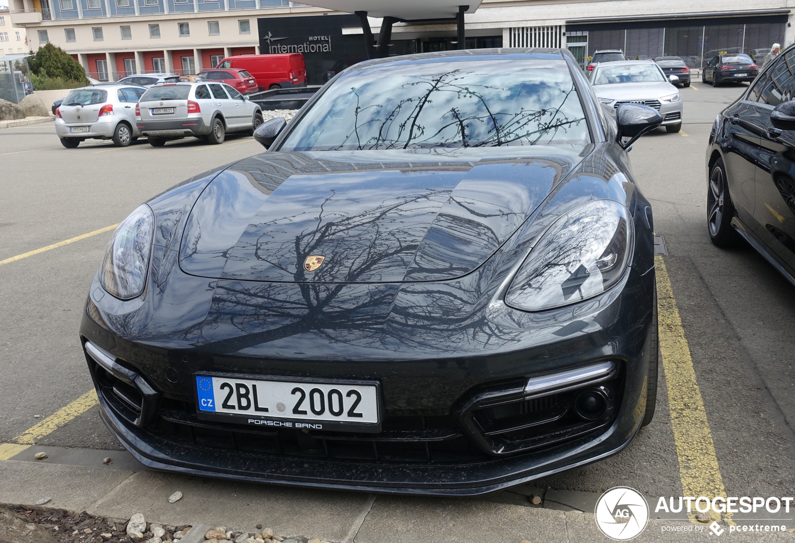 Porsche 971 Panamera Turbo