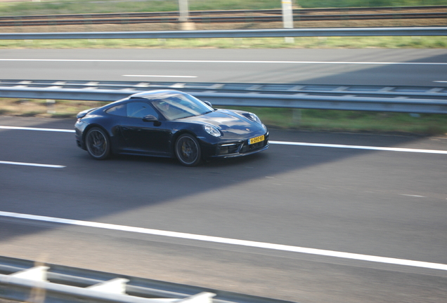 Porsche 992 Carrera 4S