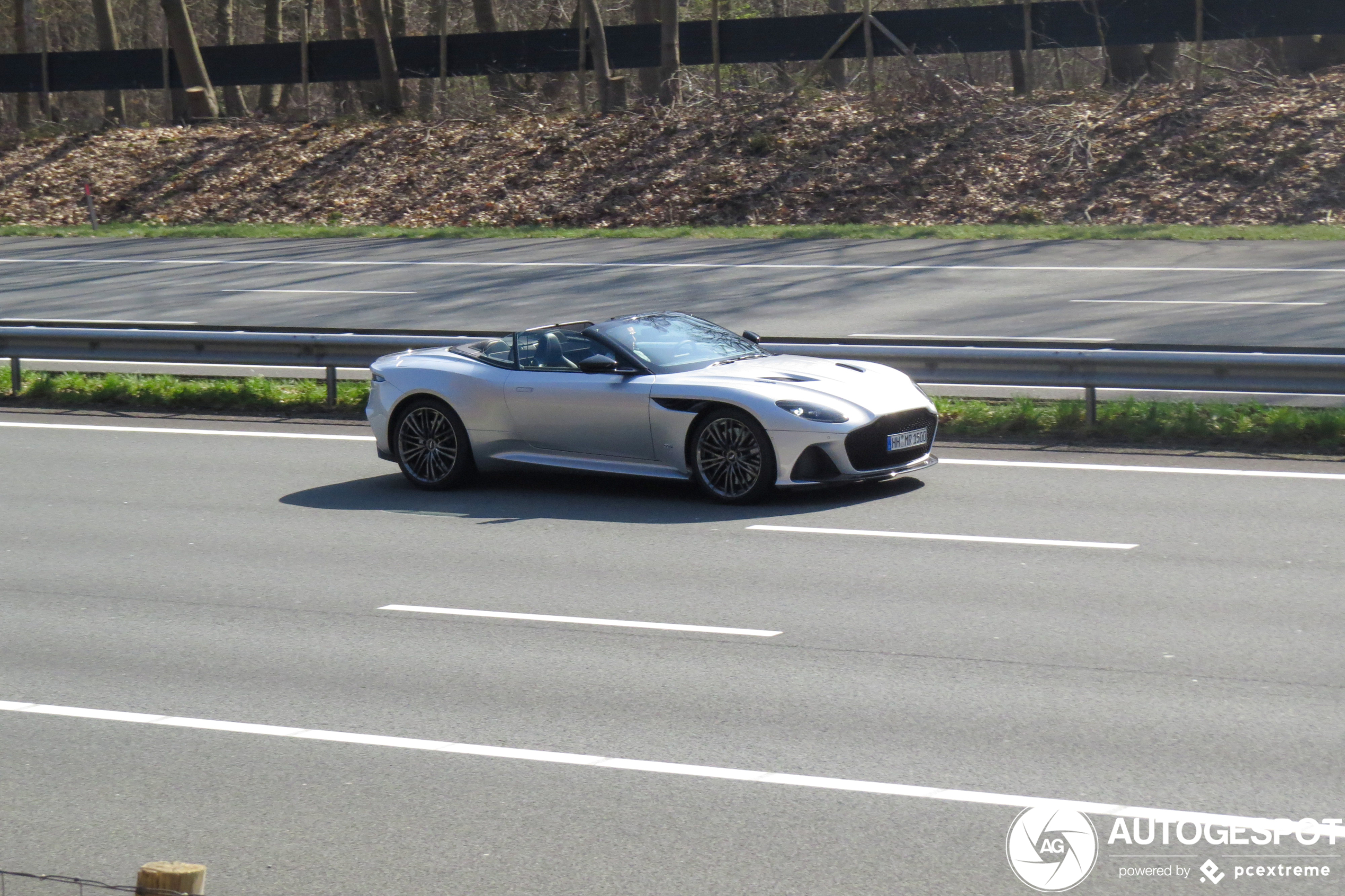 Aston Martin DBS Superleggera Volante