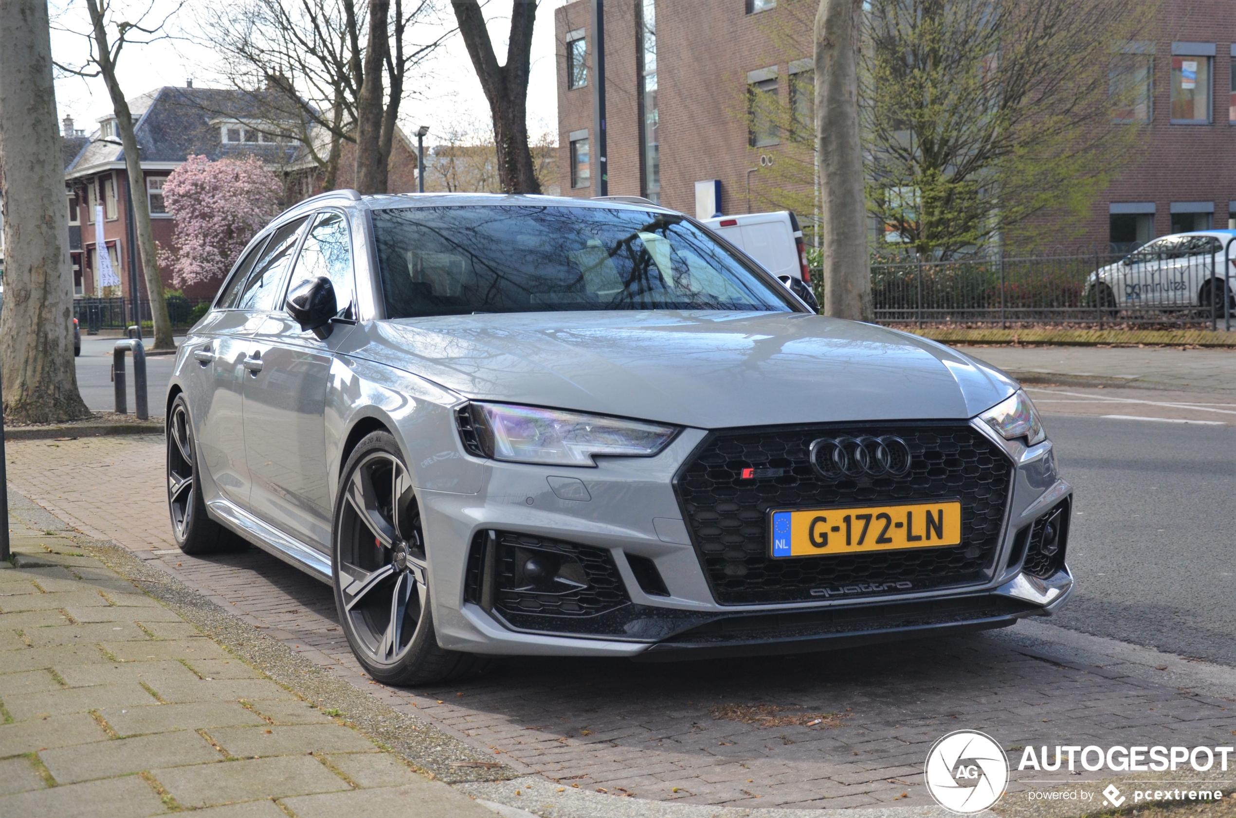 Audi RS4 Avant B9