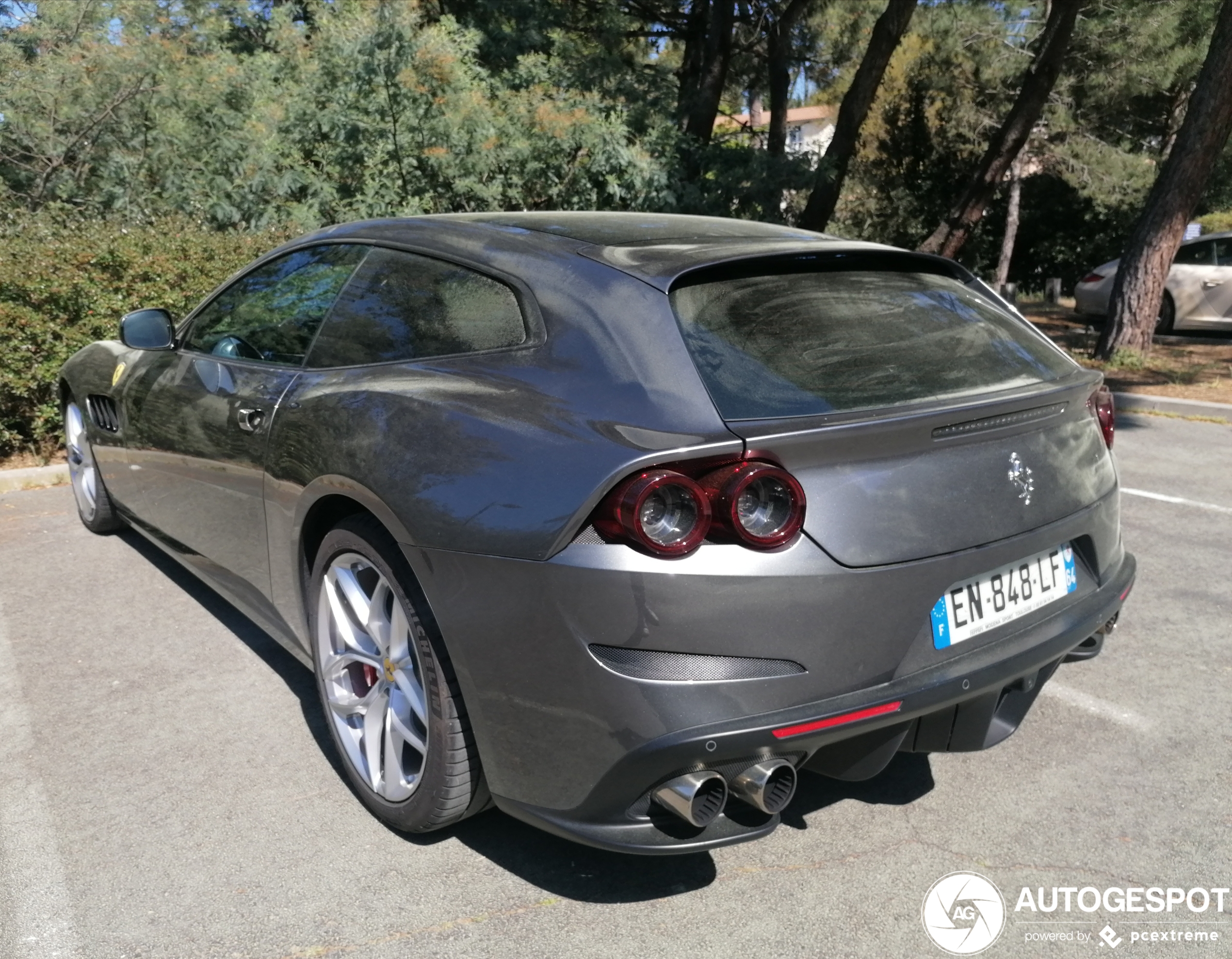 Ferrari GTC4Lusso T