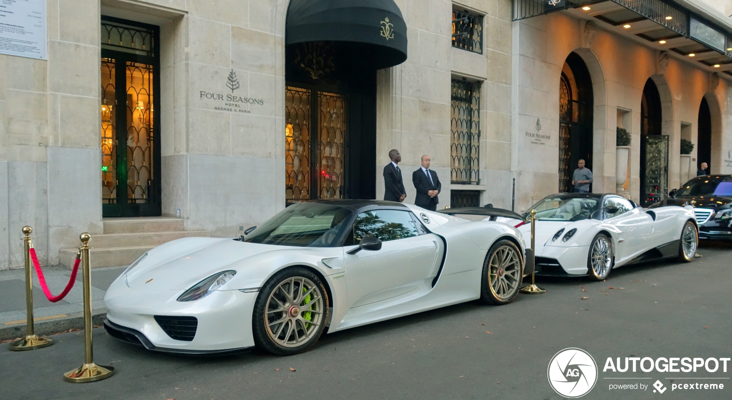 Porsche 918 Spyder Weissach Package