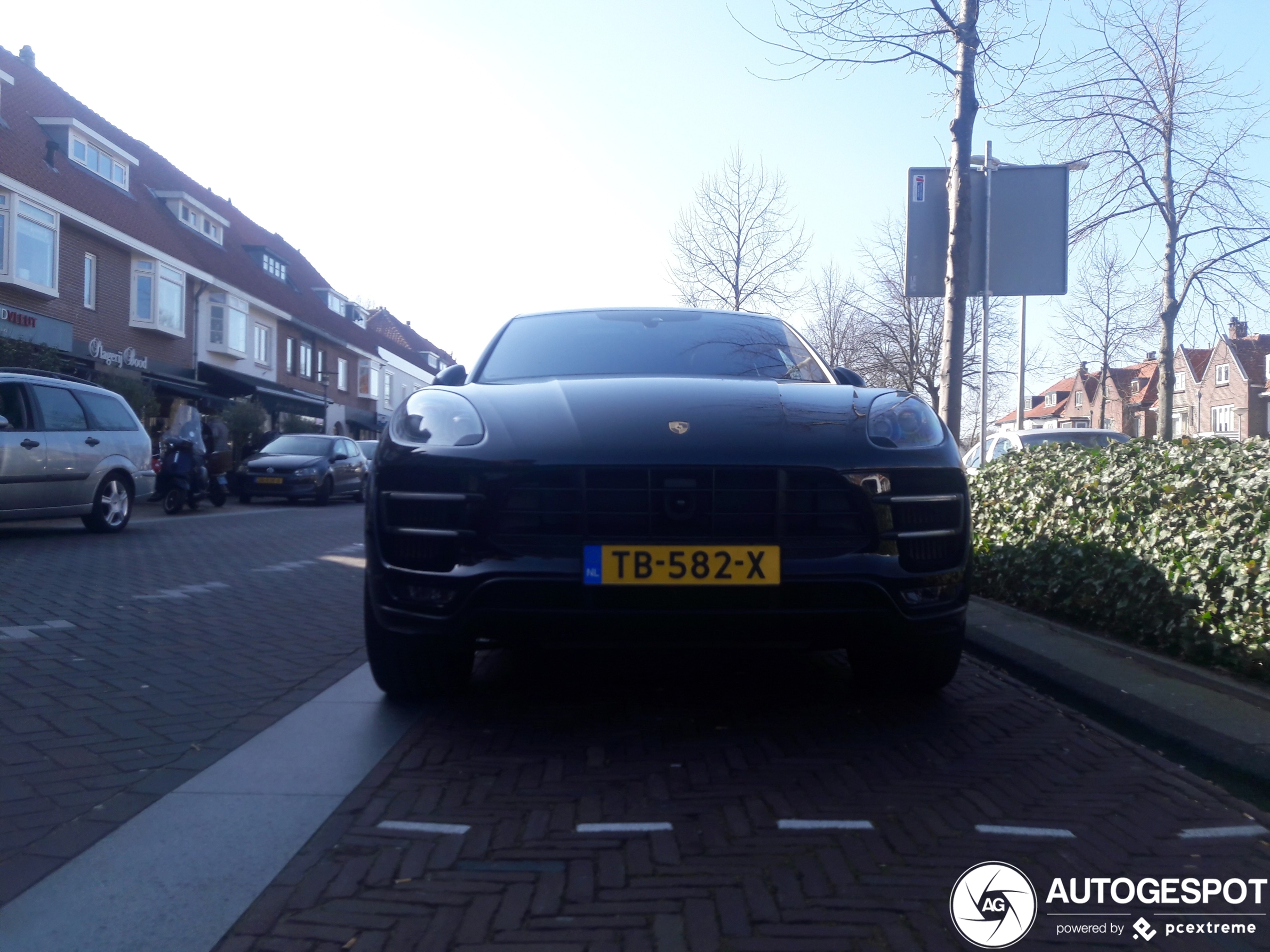 Porsche 95B Macan Turbo