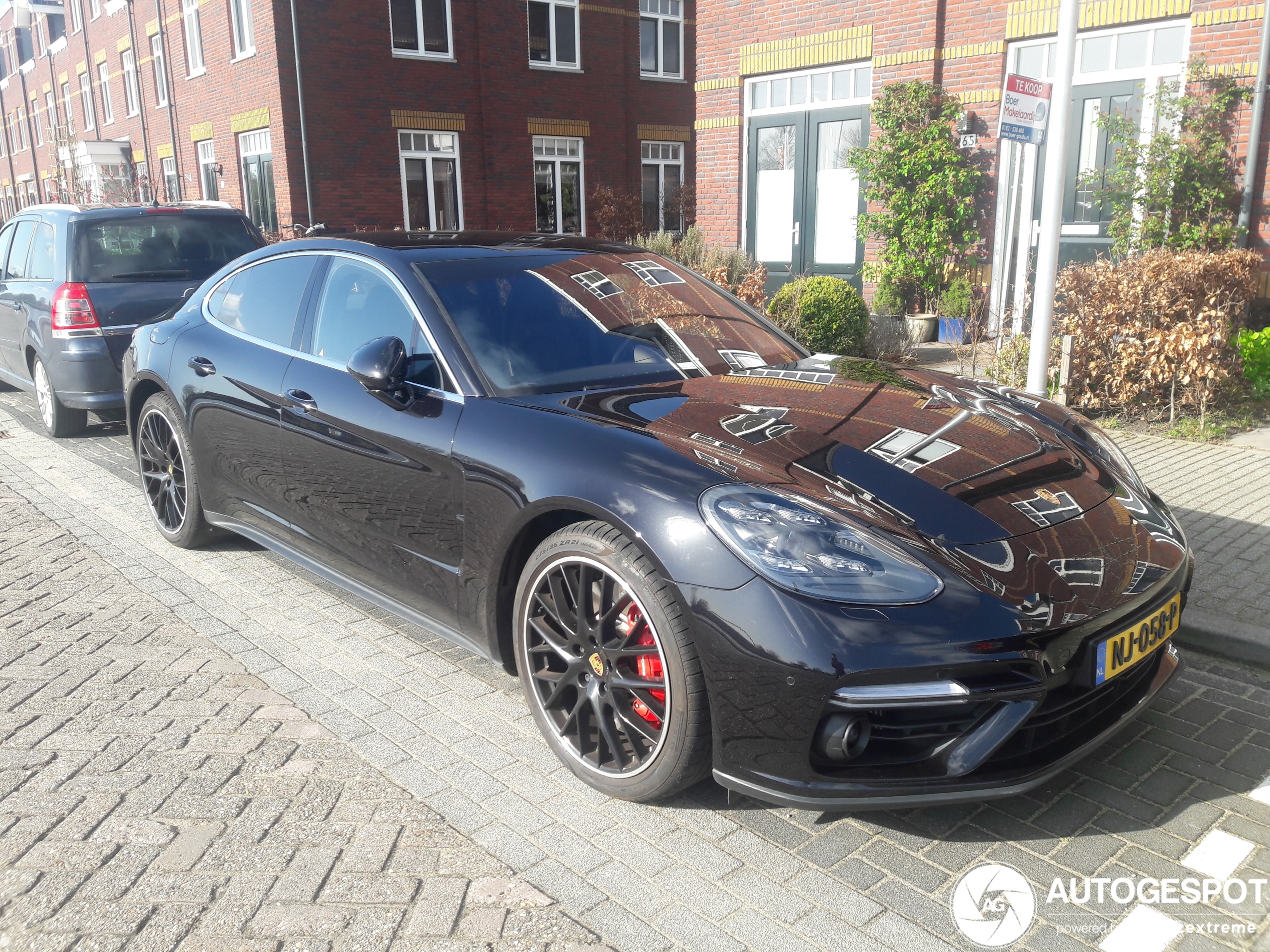 Porsche 971 Panamera Turbo