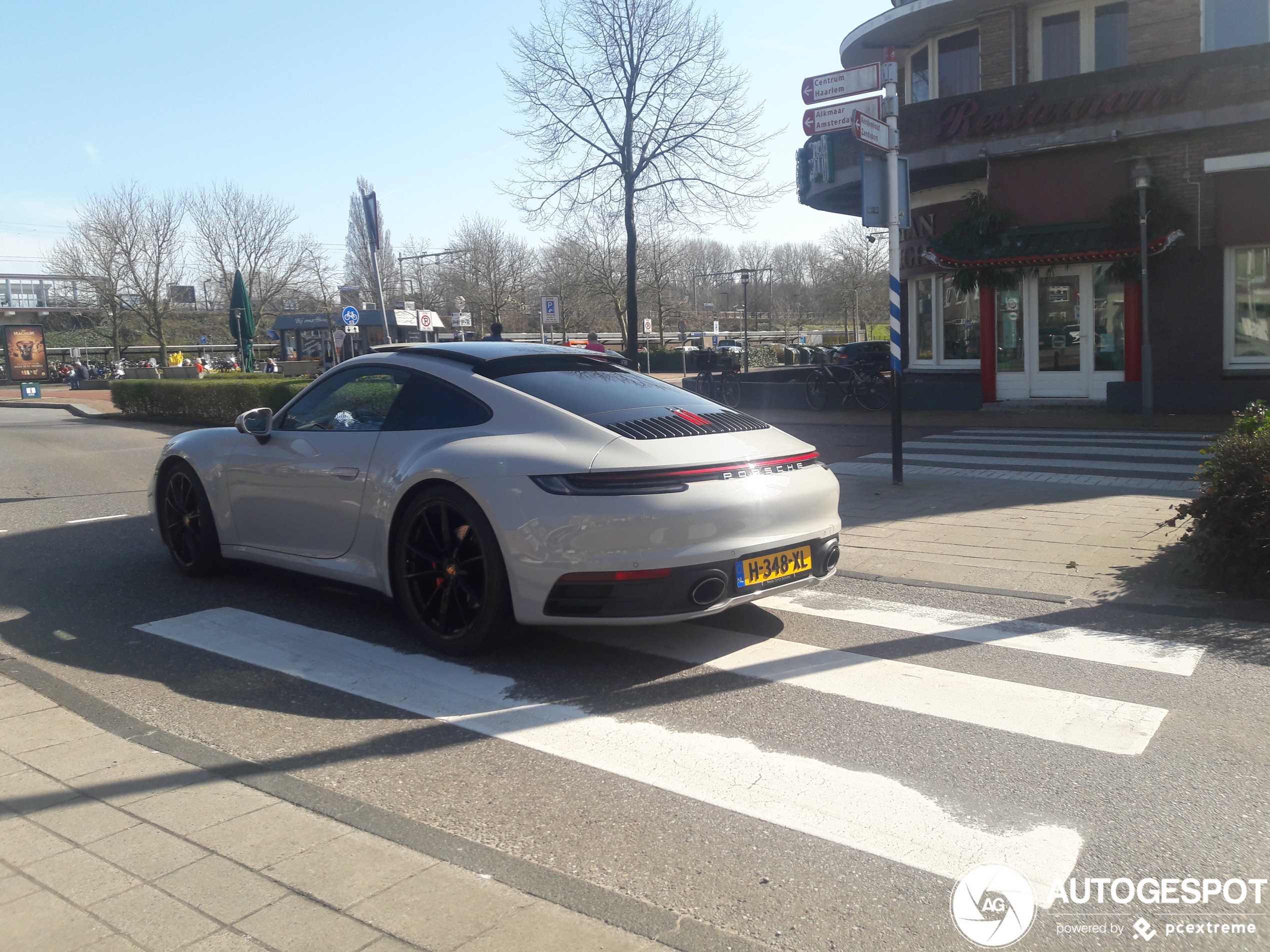 Porsche 992 Carrera 4S