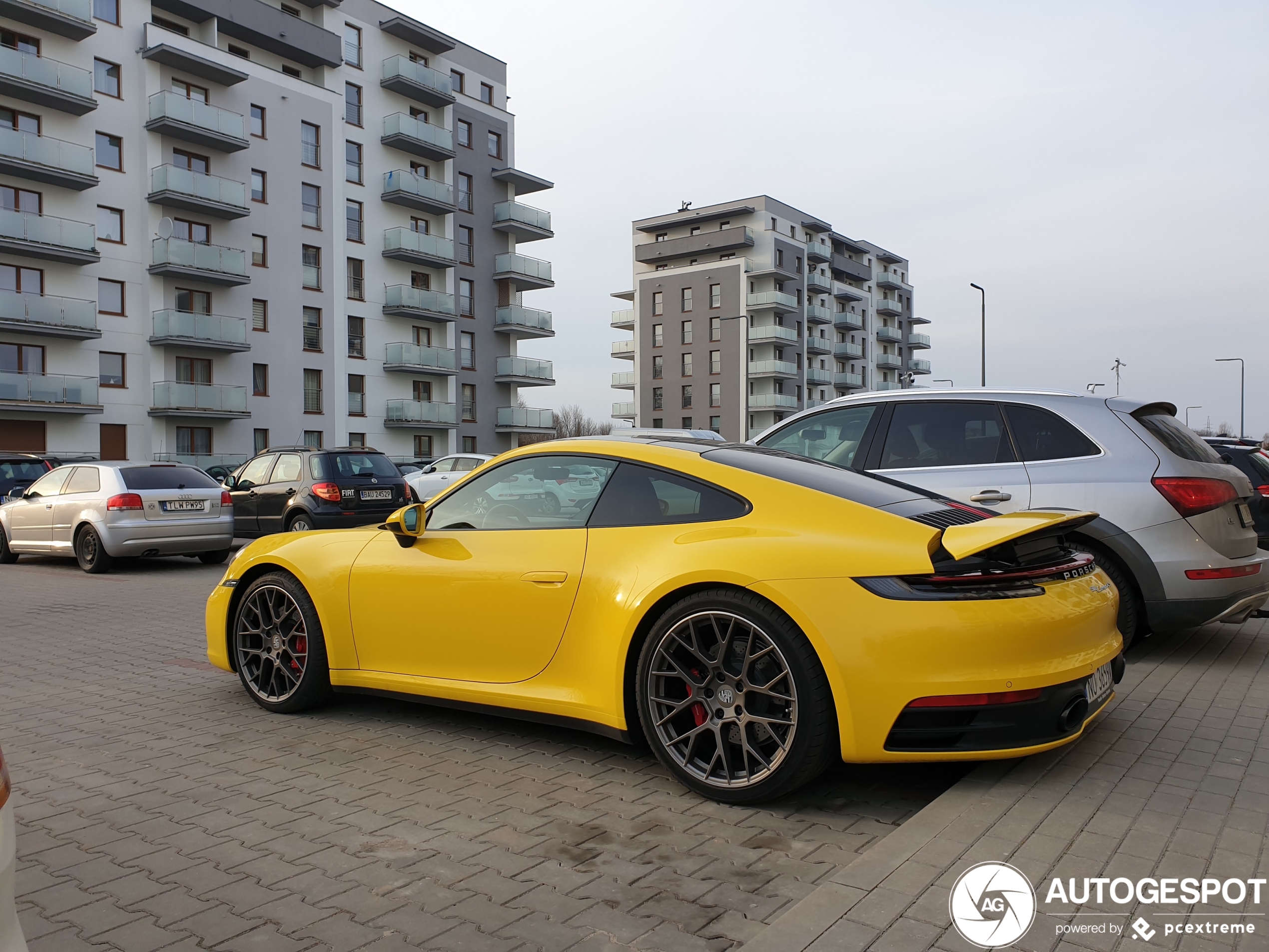 Porsche 992 Carrera 4S