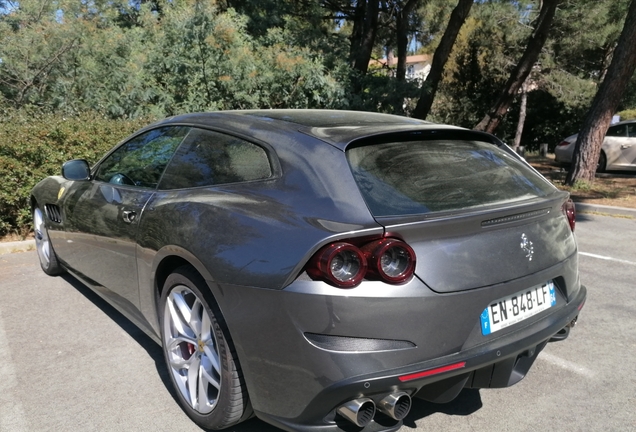 Ferrari GTC4Lusso T