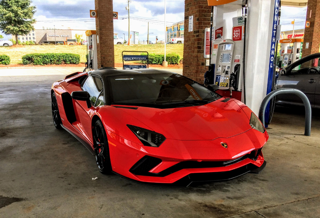 Lamborghini Aventador S LP740-4 Roadster