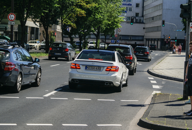 Mercedes-Benz E 63 AMG W212 V8 Biturbo