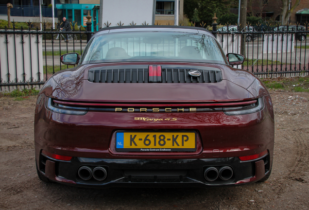 Porsche 992 Targa 4S Heritage Design Edition