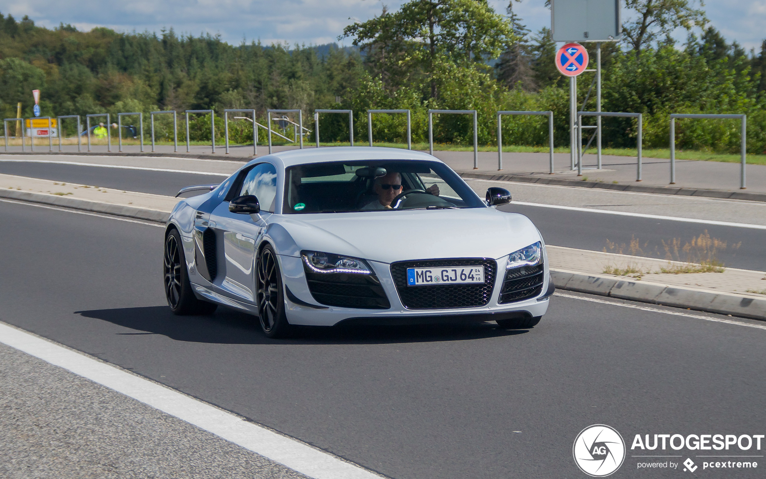 Audi R8 V10