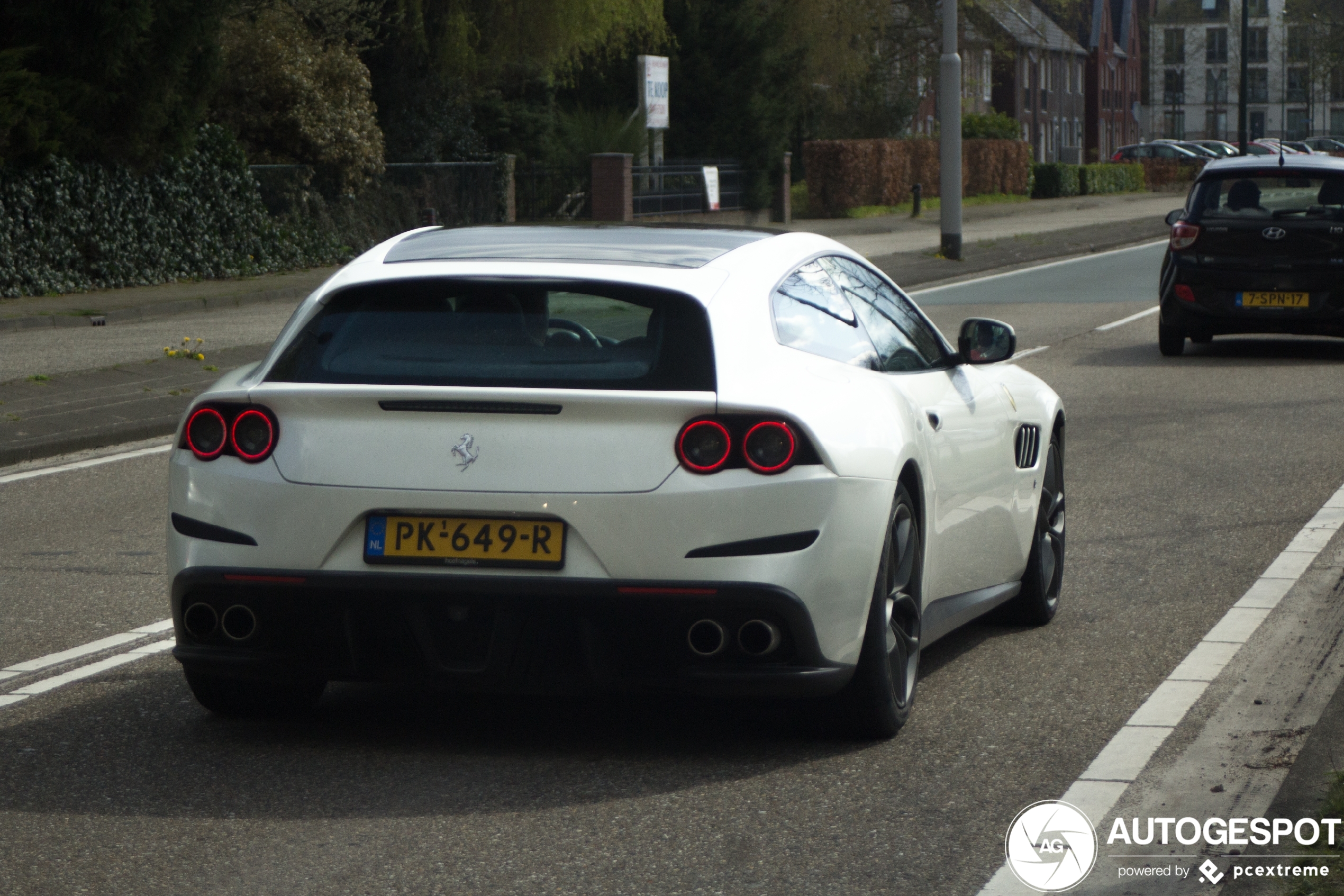 Ferrari GTC4Lusso T