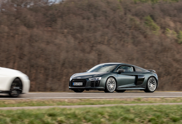 Audi R8 V10 Plus 2015