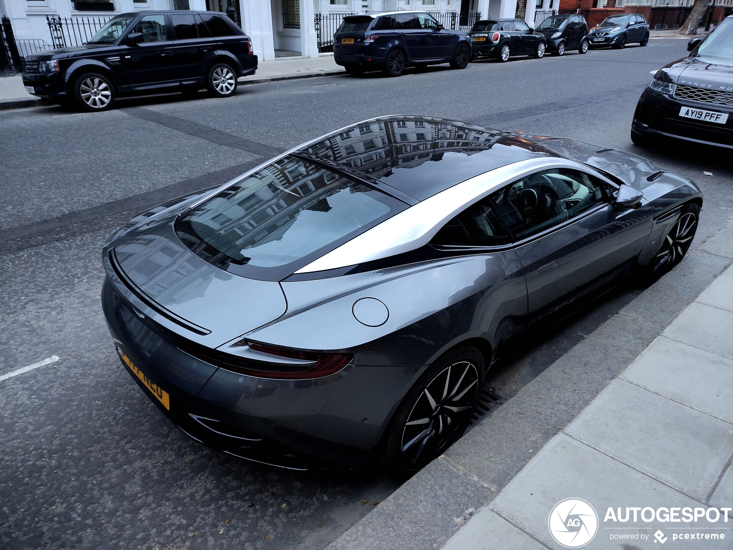 Aston Martin DB11