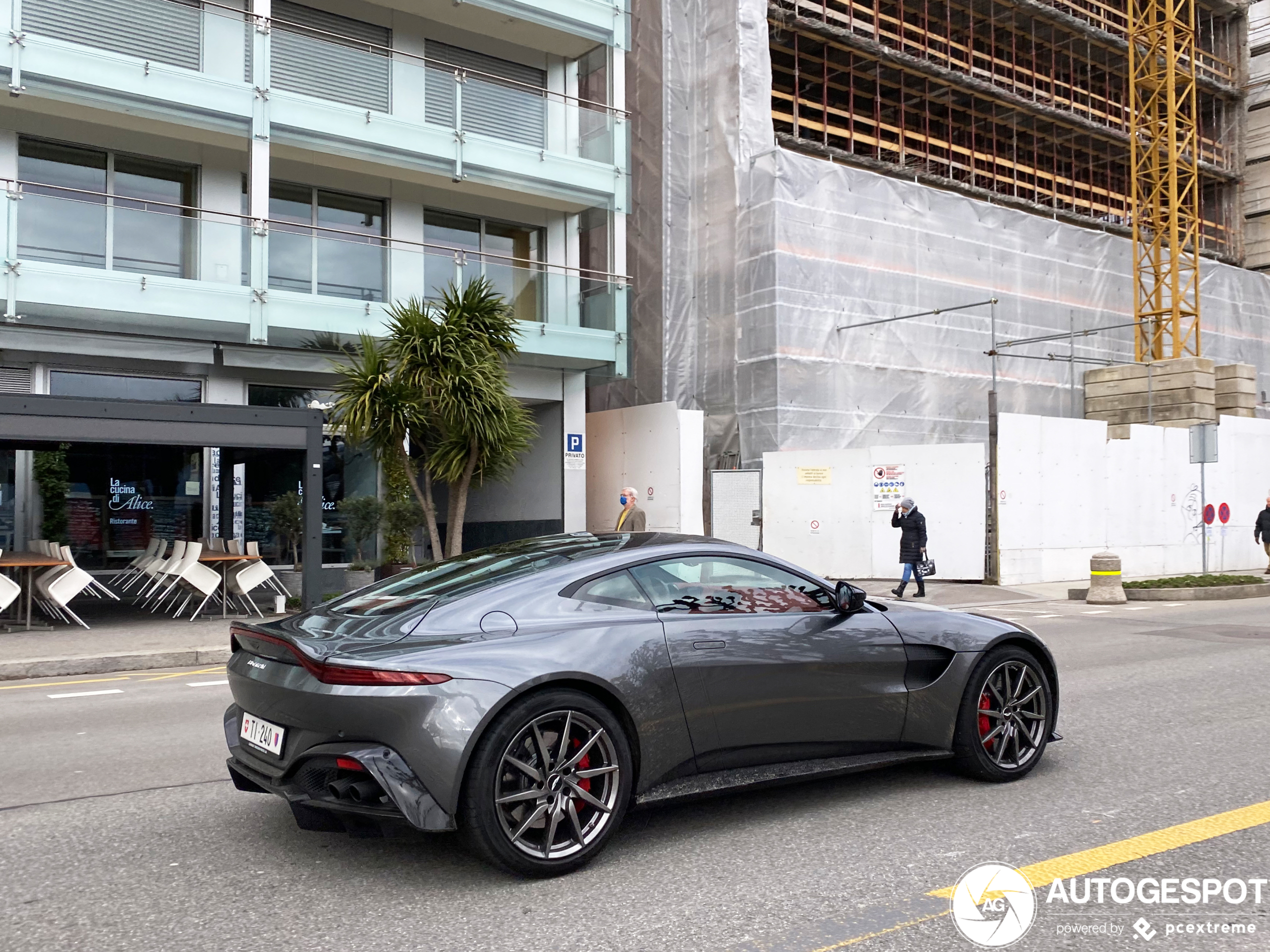 Aston Martin V8 Vantage 2018