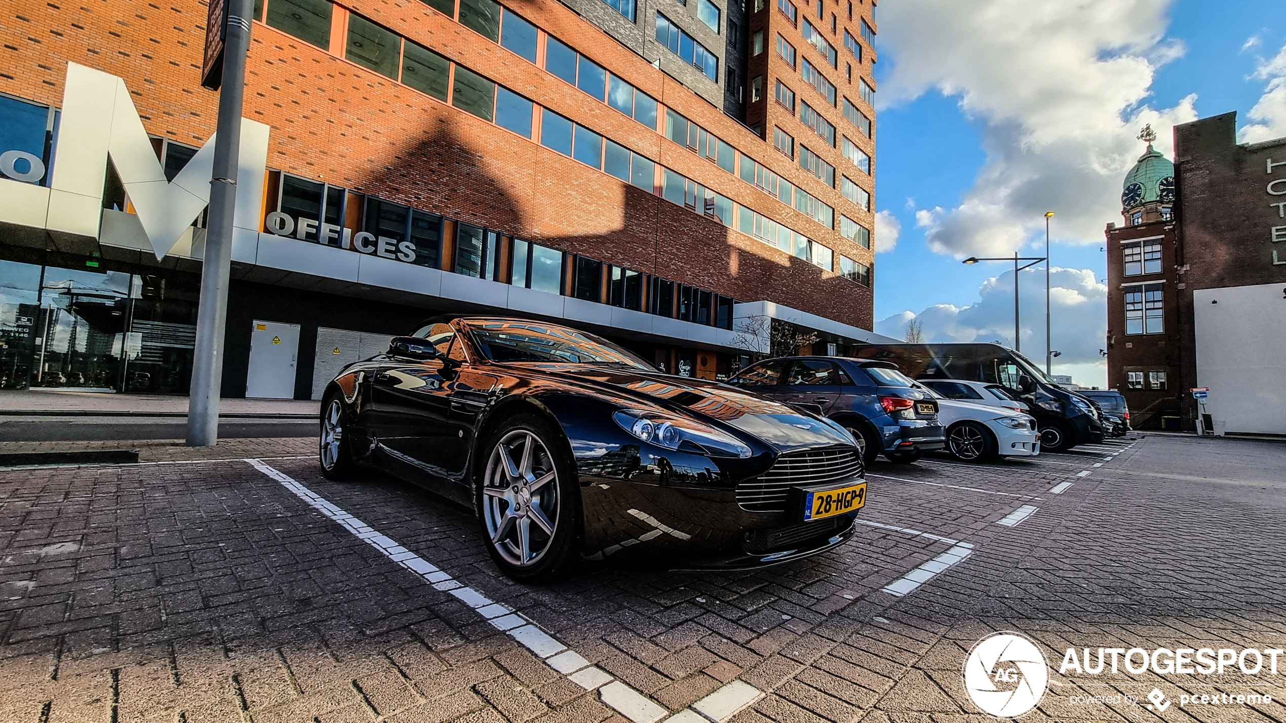 Aston Martin V8 Vantage Roadster