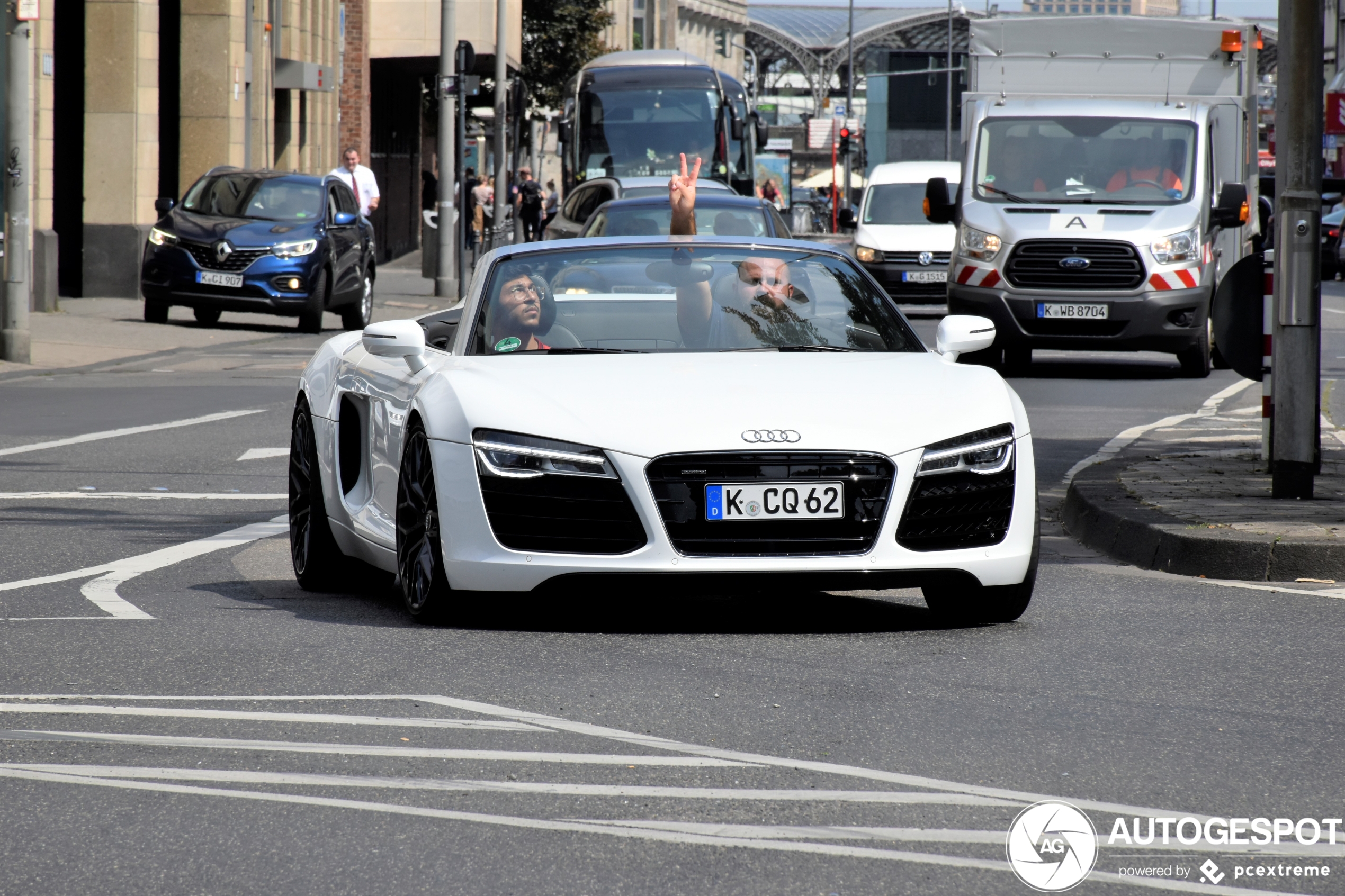 Audi R8 V8 Spyder 2013