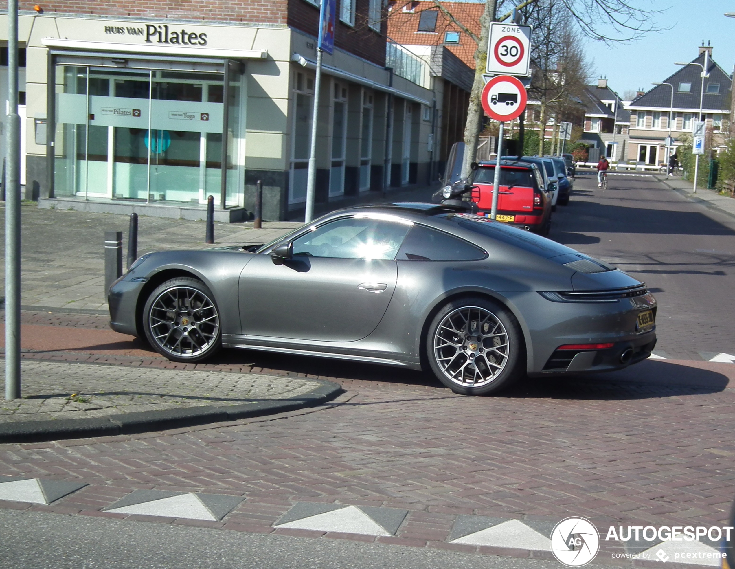 Porsche 992 Carrera 4S