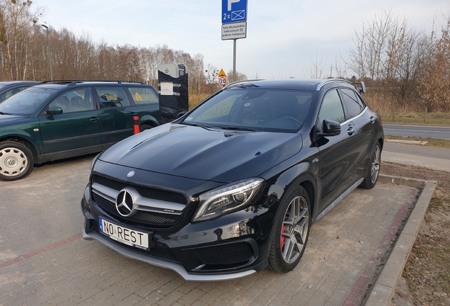 Mercedes-Benz GLA 45 AMG X156