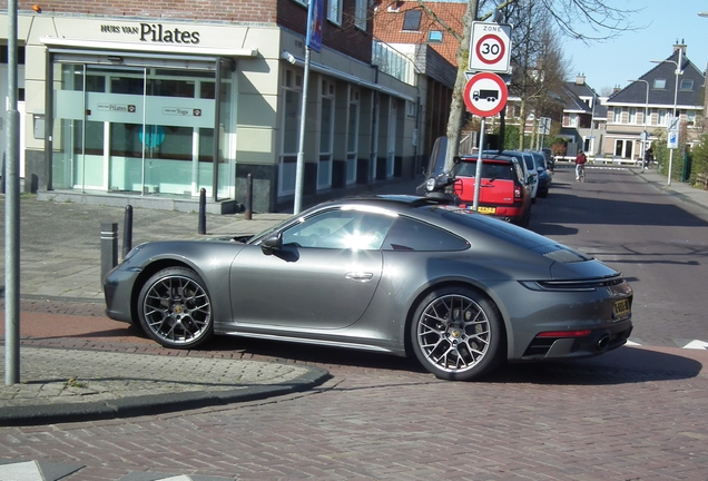 Porsche 992 Carrera 4S