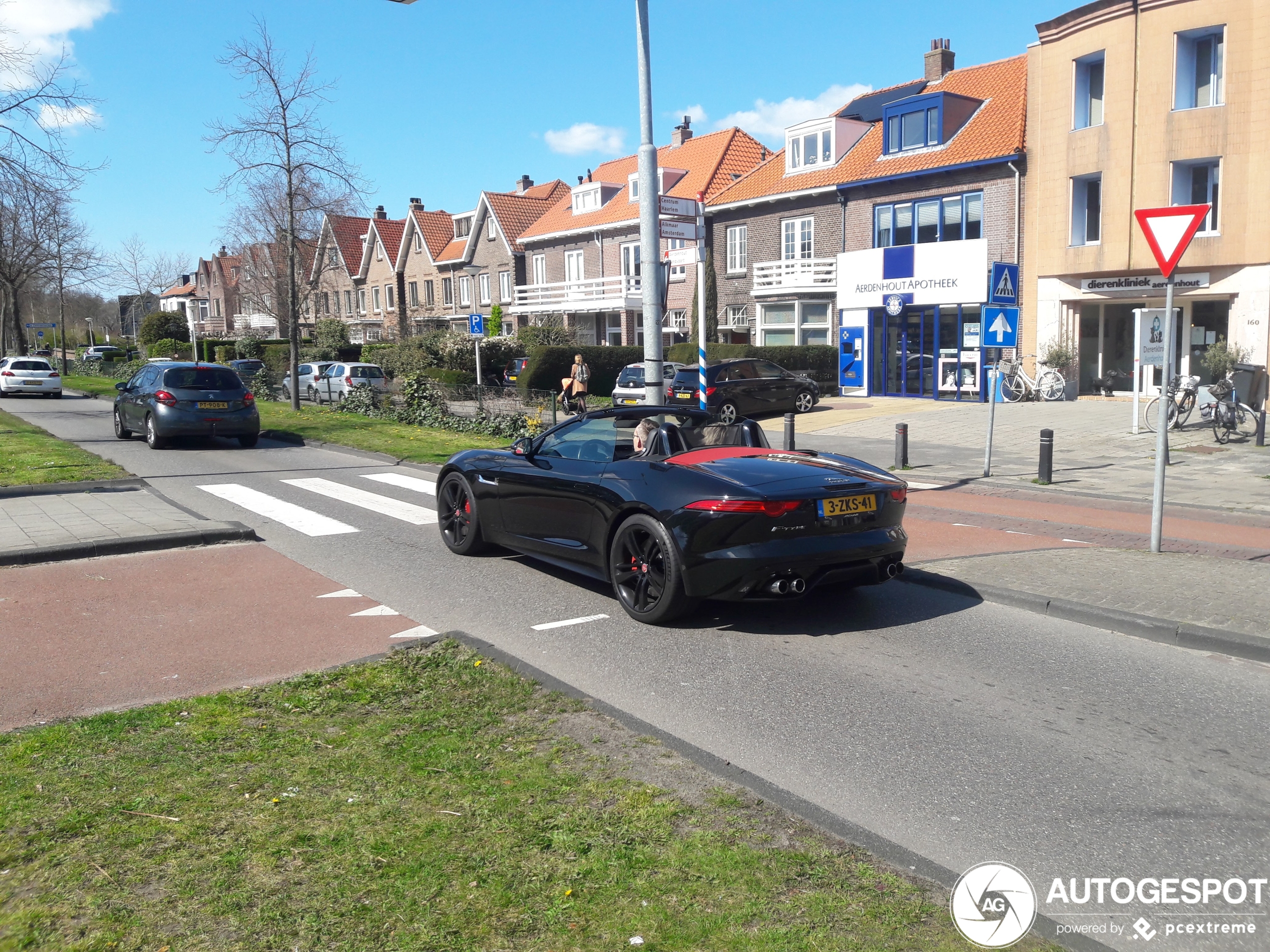 Jaguar F-TYPE S V8 Convertible