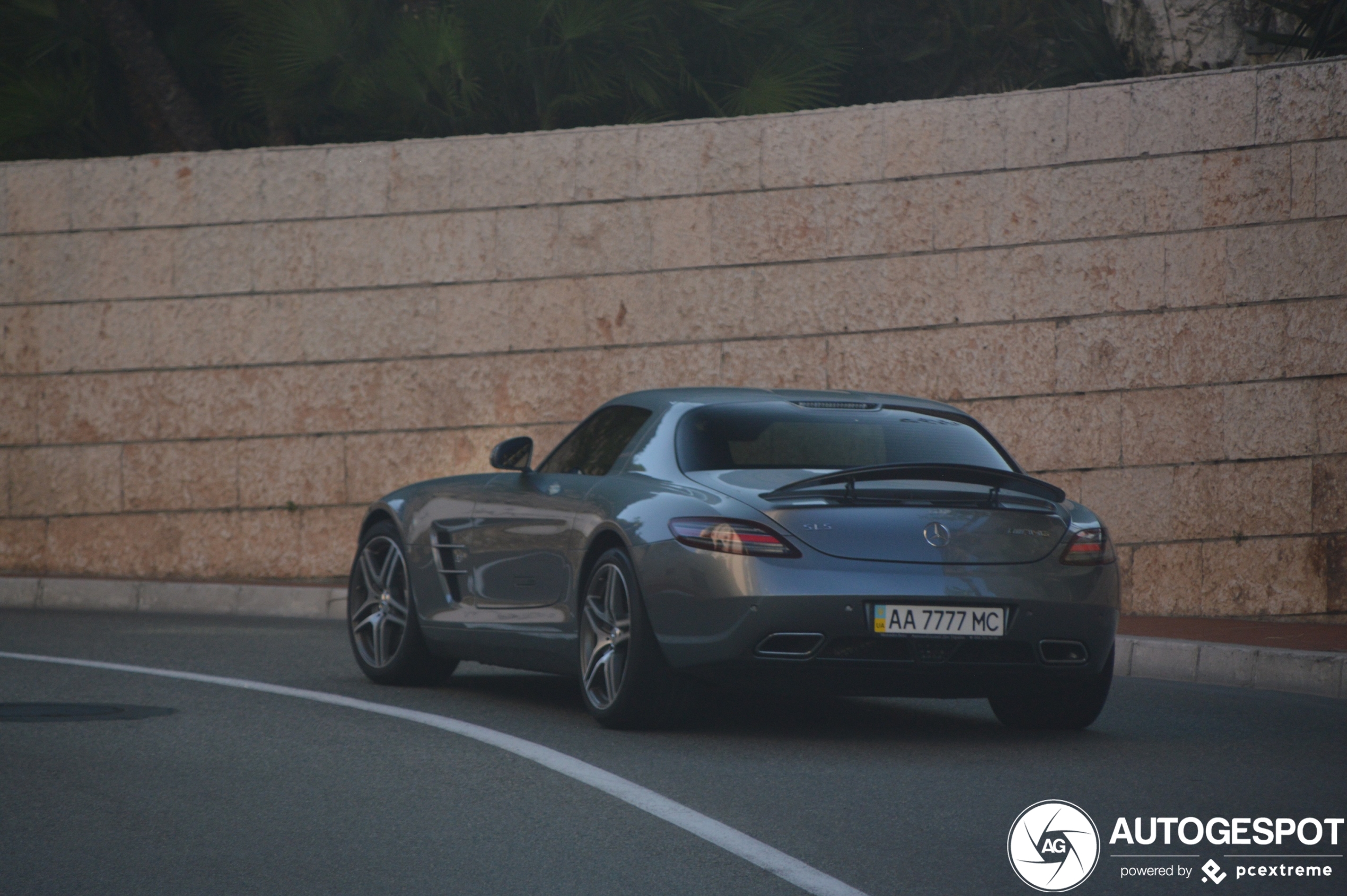 Mercedes-Benz SLS AMG