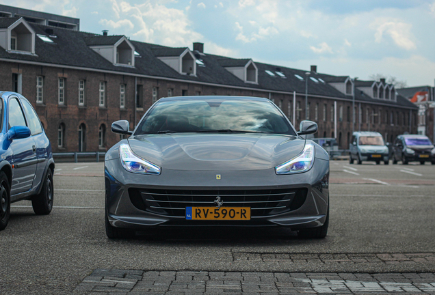 Ferrari GTC4Lusso