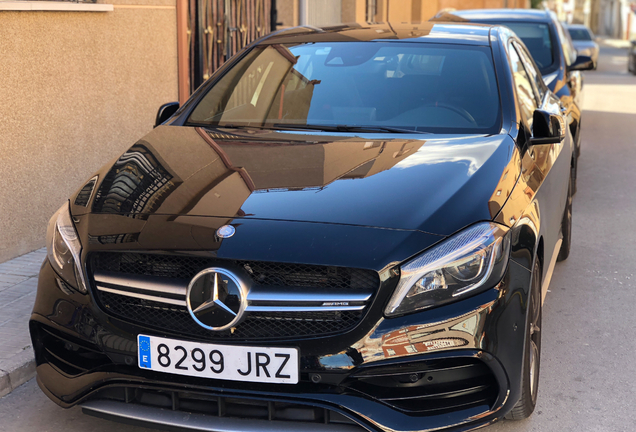 Mercedes-AMG A 45 W176 2015