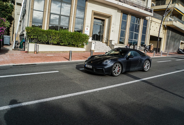 Porsche 992 Carrera 4S Cabriolet