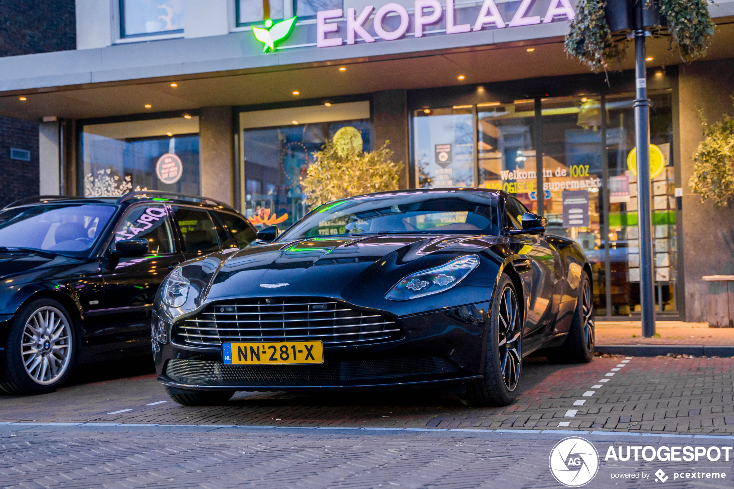 Aston Martin DB11