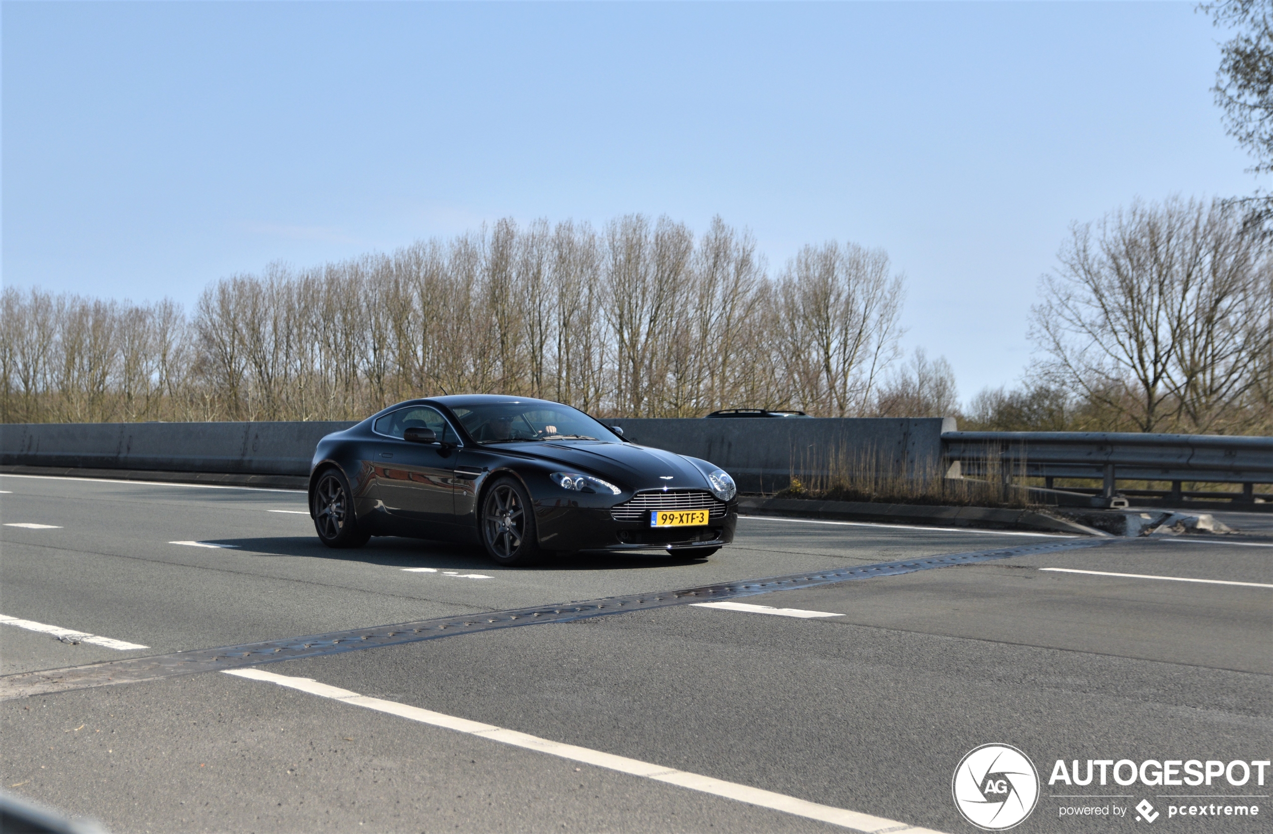 Aston Martin V8 Vantage