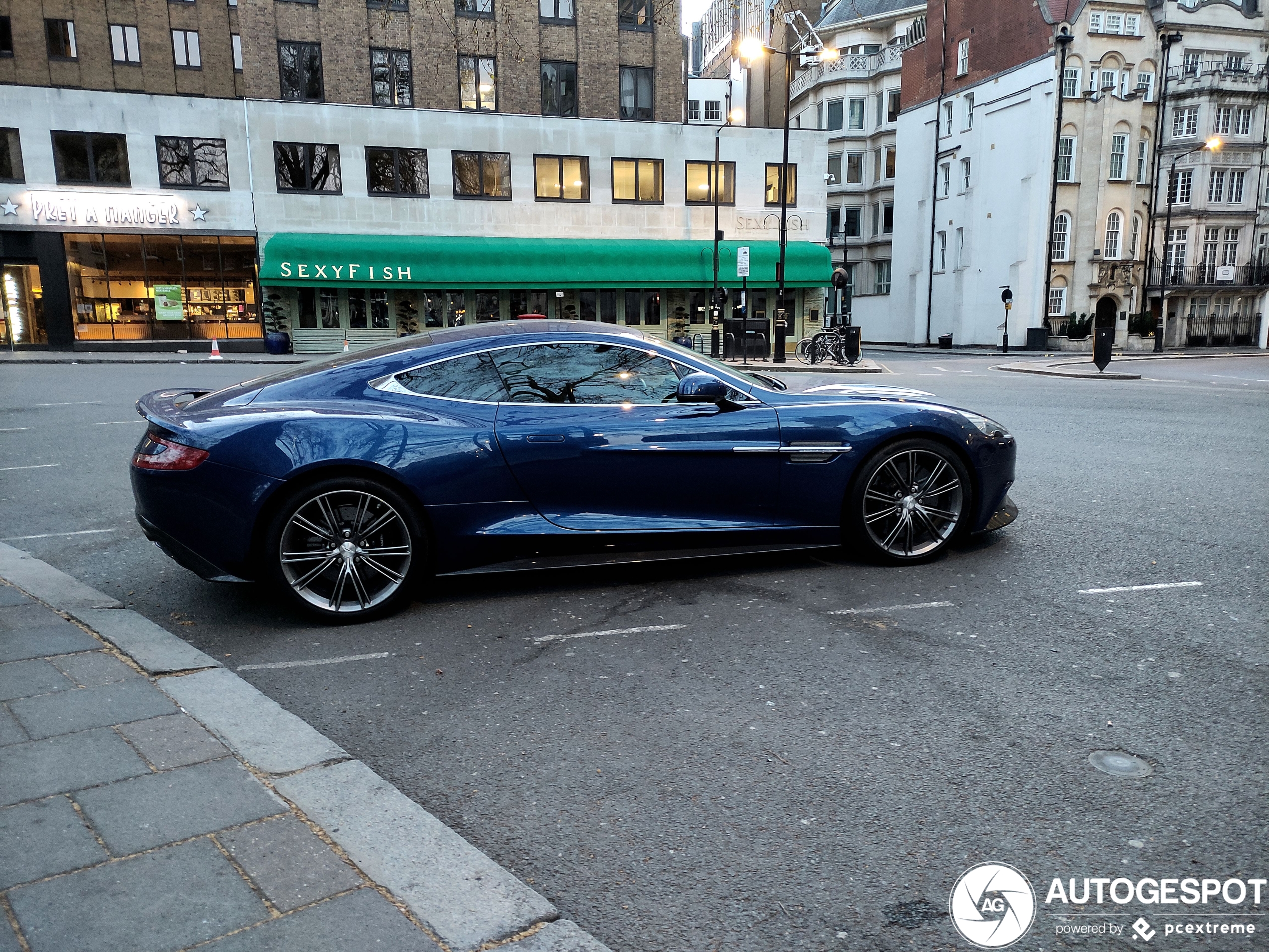 Aston Martin Vanquish 2013