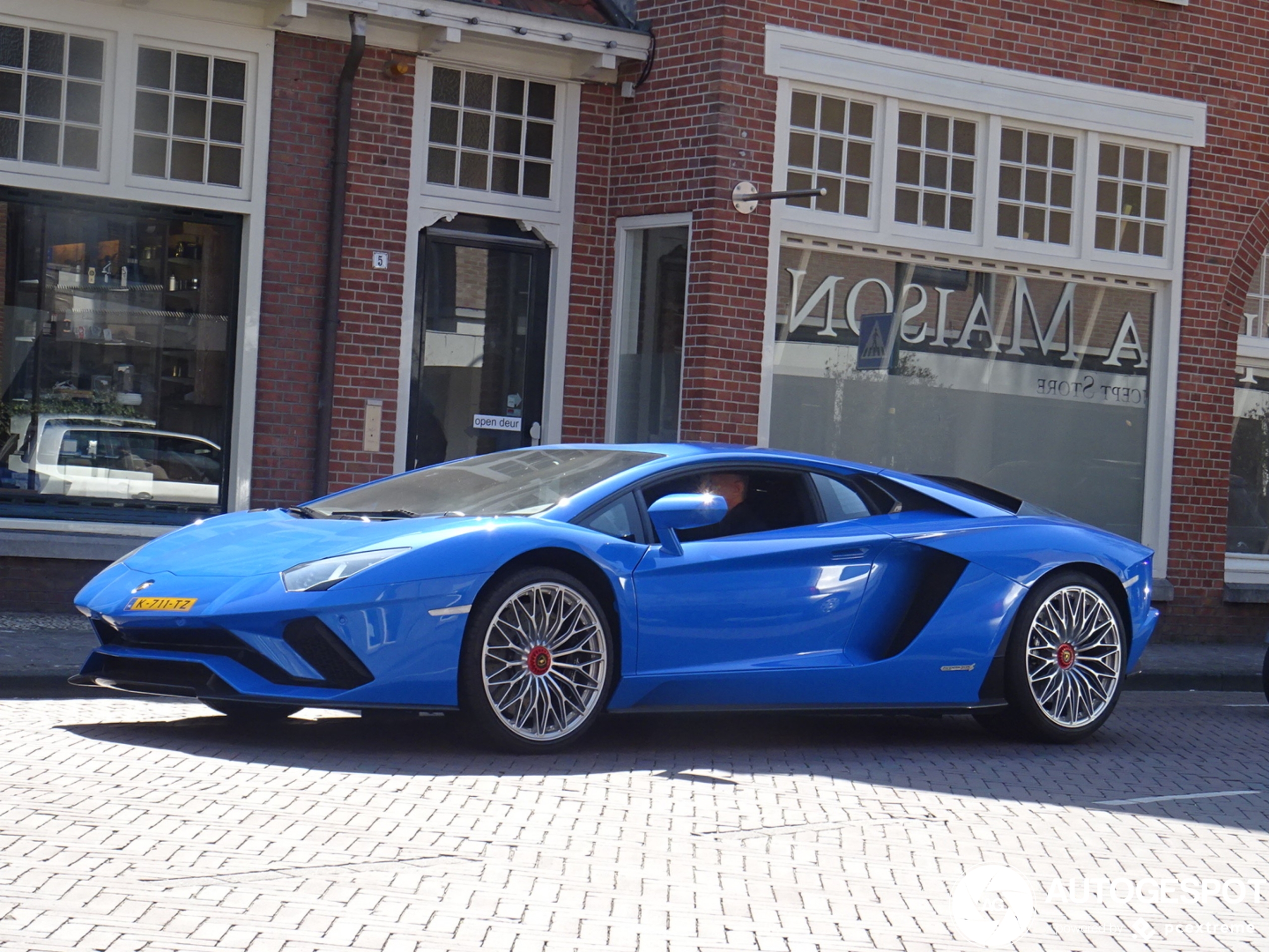 Lamborghini Aventador S LP740-4