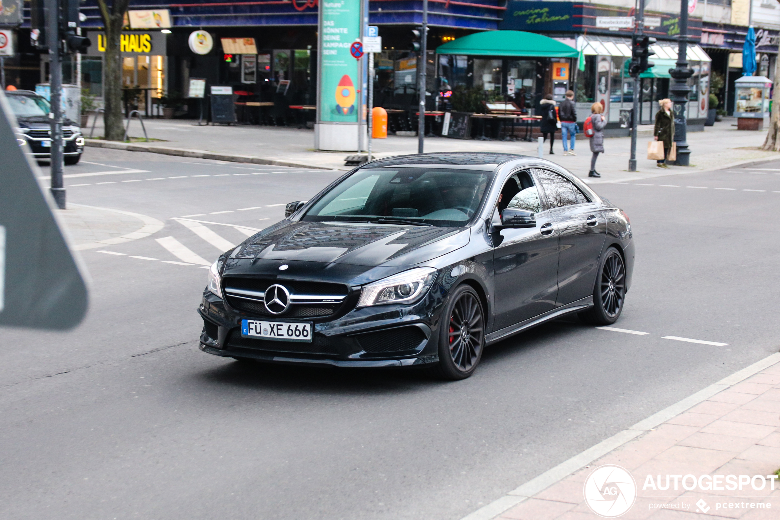 Mercedes-Benz CLA 45 AMG C117