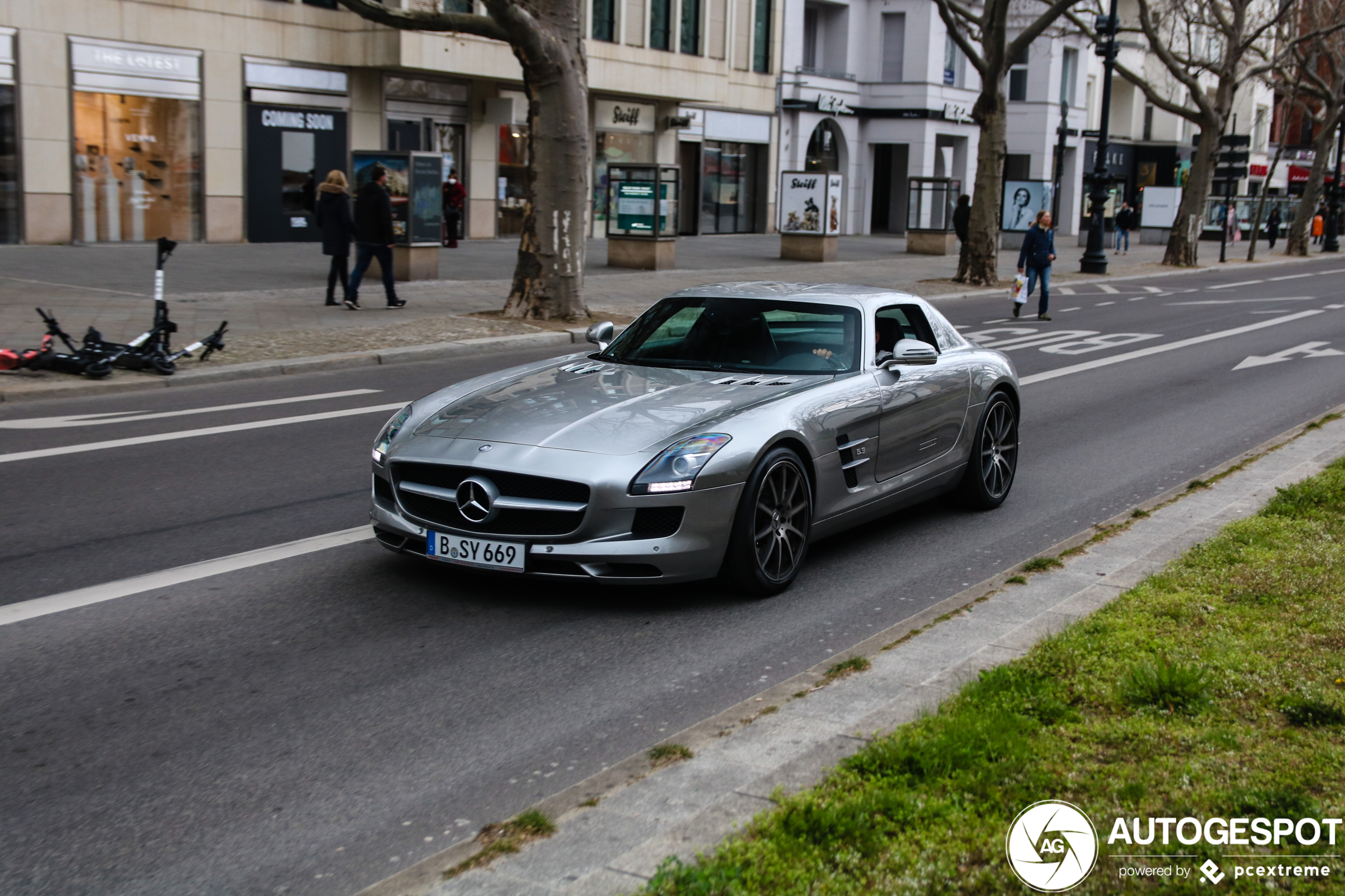 Mercedes-Benz SLS AMG