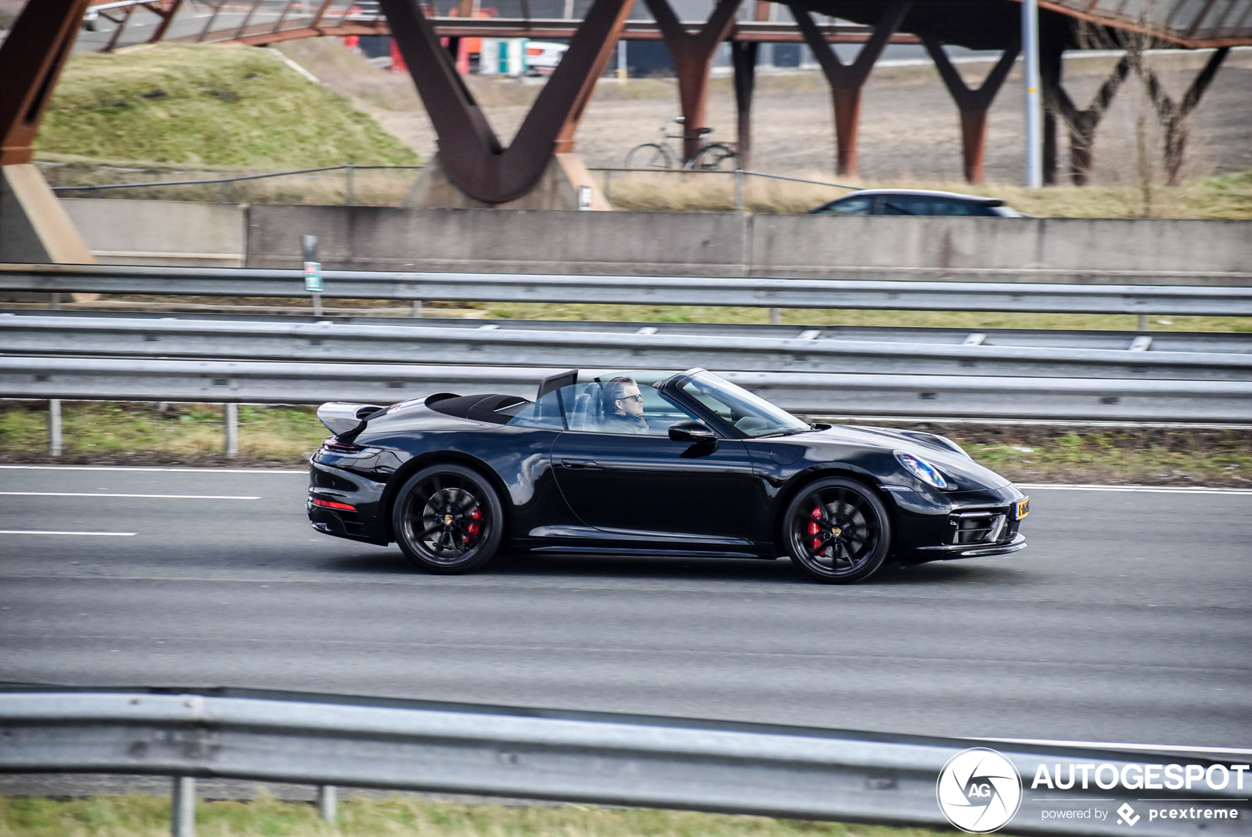 Porsche 992 Carrera 4S Cabriolet