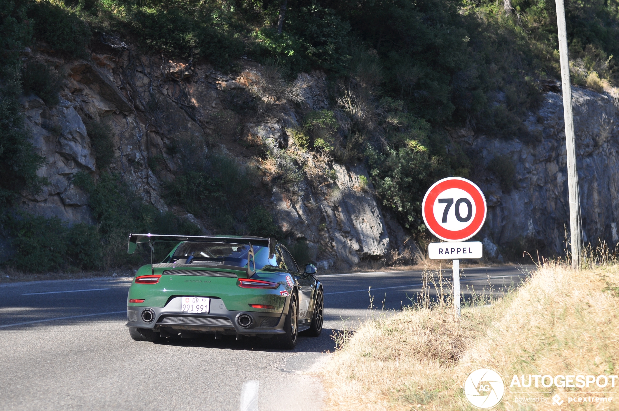 Porsche Manthey Racing 991 GT2 RS MR