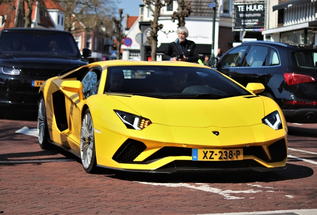 Lamborghini Aventador S LP740-4