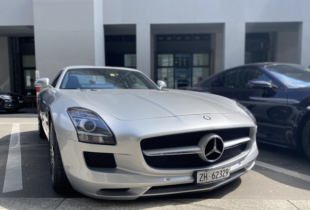 Mercedes-Benz SLS AMG