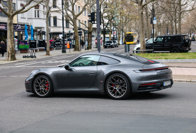 Porsche 992 Carrera 4S