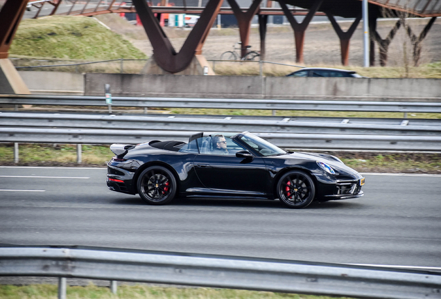 Porsche 992 Carrera 4S Cabriolet