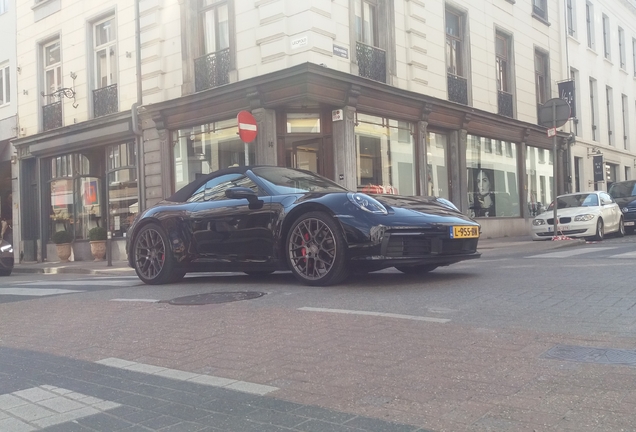 Porsche 992 Carrera 4S Cabriolet