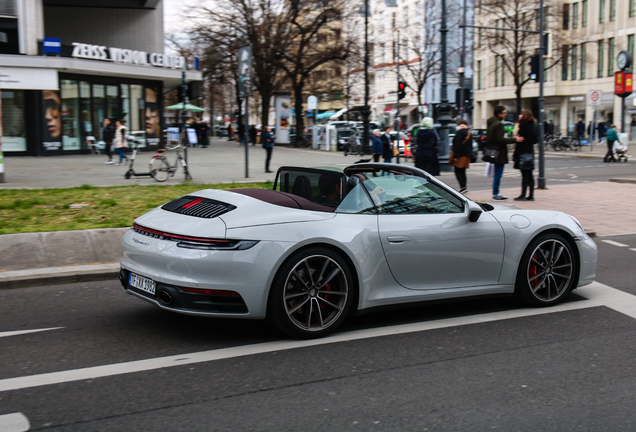 Porsche 992 Carrera 4S Cabriolet