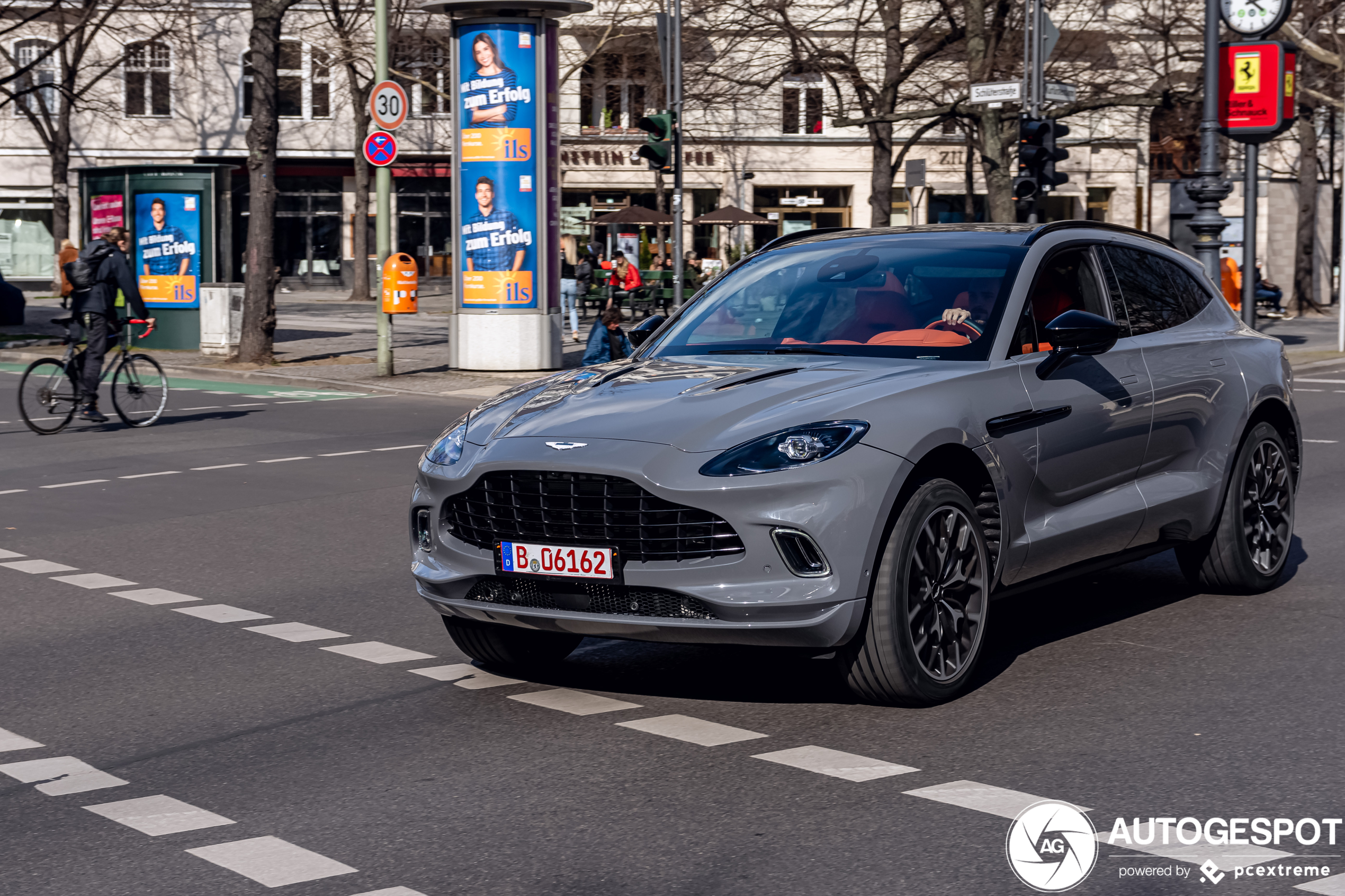 Aston Martin DBX